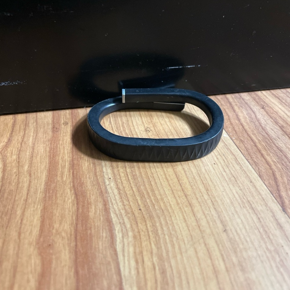 Jawbone UP24-JBR52a-LG-,size(LARGE USED) but cleaned